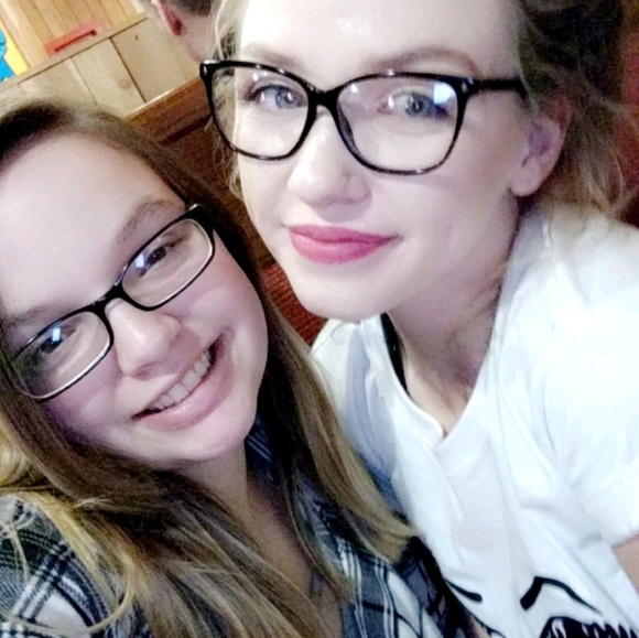 Meet your Posher, Cheyenne - Picture 2 of 8